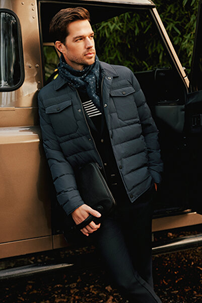 Avva Erkek Lacivert Kaz Tüyü Dolgulu Klasik Yakalı İnce Mont A32Y6022