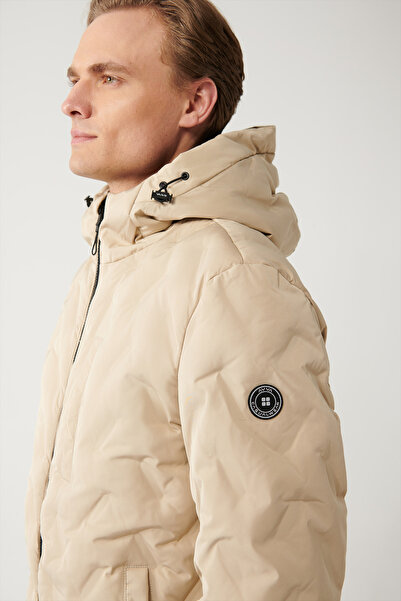 Avva Erkek Bej Yapıştırma Desenli Su İtici Kumaşlı Kapüşonlu Şişme Mont A32Y6041