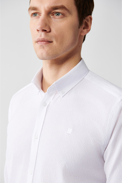 Avva Weißes Seersucker-Baumwollhemd mit Knopfkragen für Herren A32y2071