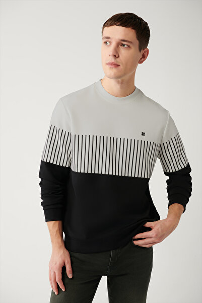 Avva Herren-Sweatshirt aus grau-schwarzem Interlock-Stoff mit Rundhalsausschnitt und Aufdruck A32Y1313
