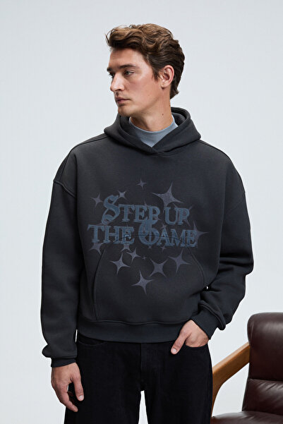 GRIMELANGE Ανδρικό φούτερ TRUETT με με κουκούλα τσέπες καγκουρό, μπροστά και πίσω, με τύπωμα oversized ανθρακί