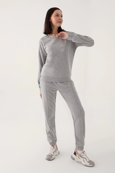 Arnetta Simple Stylish Gray Women's Tracksuit Set