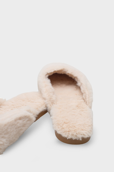 Capone Outfitters Cecile Women's Plush Closed Toe Slippers