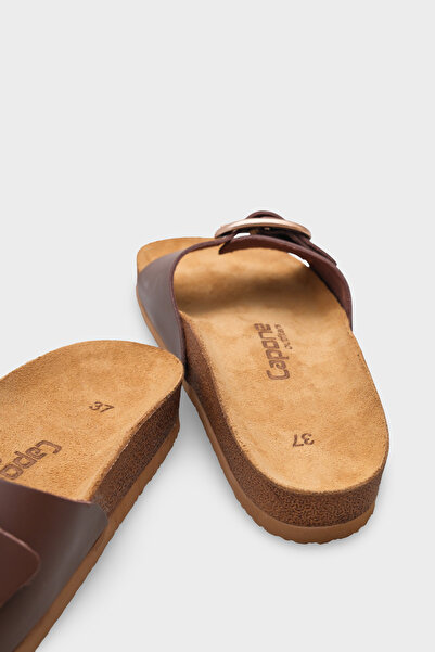 Capone Outfitters Lee Large Buckle Anatomical Cork Sole Leather Slippers