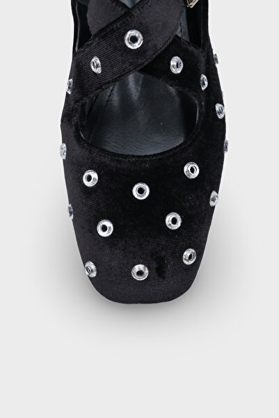 Capone Outfitters Janeta Velvet Blunt Toe Studded Cross Strap Women's Ballerinas