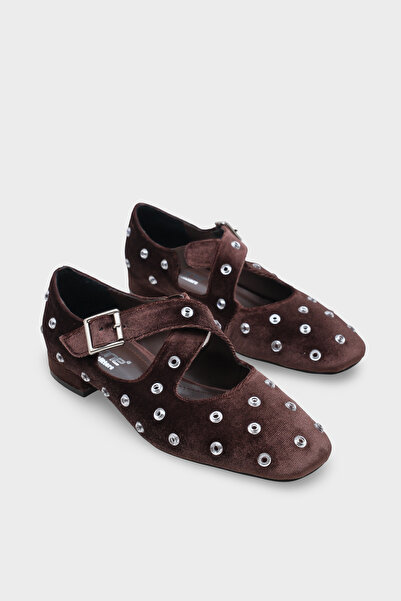 Capone Outfitters Janeta Velvet Blunt Toe Studded Cross Strap Women's Ballerinas