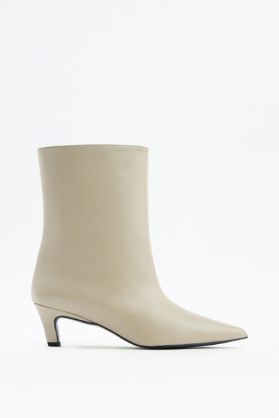 LUTVELIZADE Bot 2515 - Sivri Burun Dikiş Detaylı Bej Kadın Bot