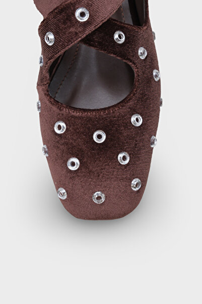 Capone Outfitters Janeta Velvet Blunt Toe Studded Cross Strap Women's Ballerinas