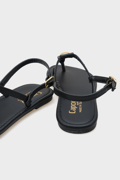 Capone Outfitters Celia Flip Flops Flat Heeled Metal Accessory Round Toe Women's Sandals