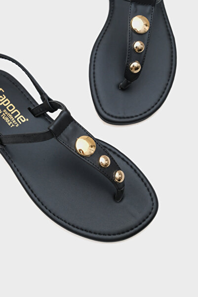 Capone Outfitters Celia Flip Flops Flat Heeled Metal Accessory Round Toe Women's Sandals