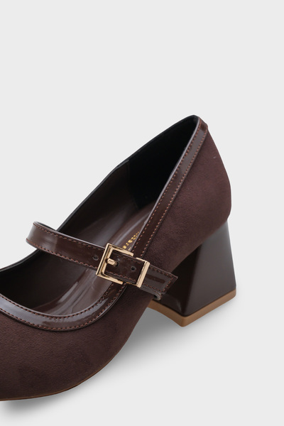 Capone Outfitters Susann Pointed Toe Thick Medium Heeled Strappy Faux Suede Women's Shoes