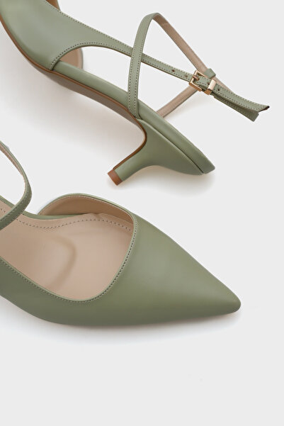 Capone Outfitters Dámské boty Perla se středním podpatkem a páskem ke kotníku se špičatou špičkou