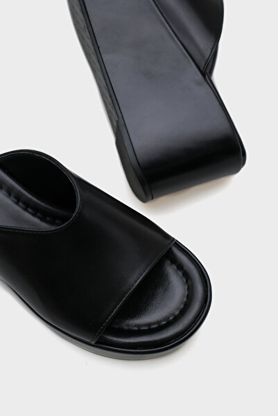 Capone Outfitters Marta Platform fémes egypántos női papucs