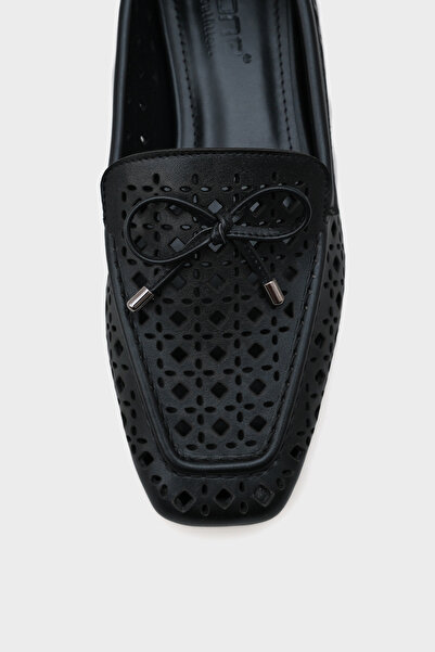 Capone Outfitters Cara Studded Metallic Women's Loafer