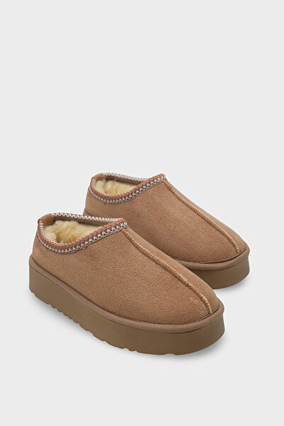 Capone Outfitters Thick Sole Round Toe Furry Women's Indoor Slippers