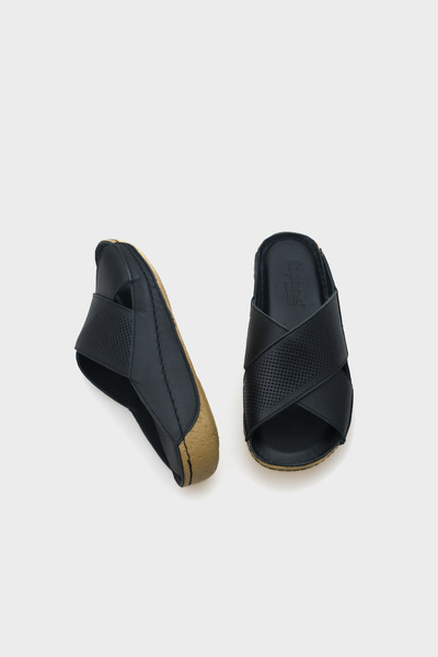 Capone Outfitters Nissa Cross Banded Leather Comfort Anatomical Women's Slippers