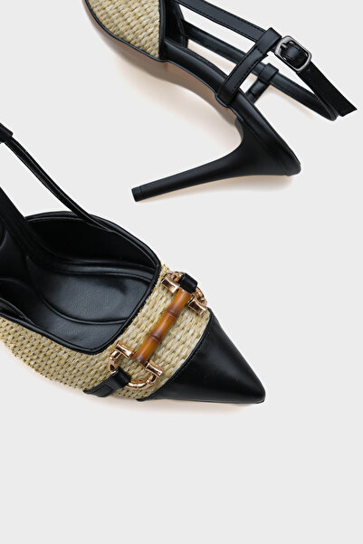 Capone Outfitters Wooden Buckle Straw Stiletto