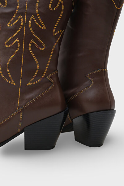 Capone Outfitters Γυναικείες καουμπόικες μπότες Malina με κεντημένες μύτες