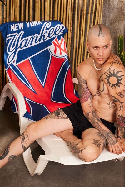 Plus Eighteen New York Beach Towel Us3617Mv