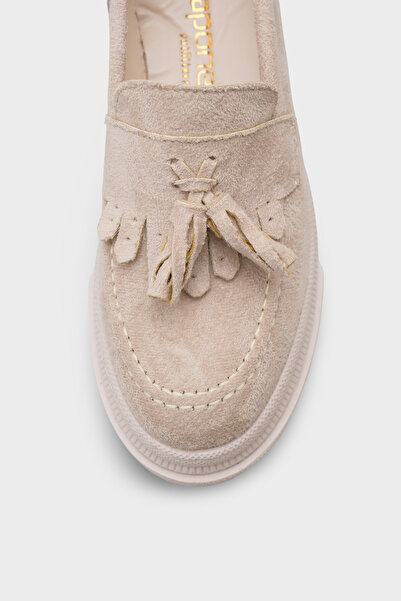 Capone Outfitters Дамски мокасини Ashlee с кръгла форма, ресни от велур и подметка Trak