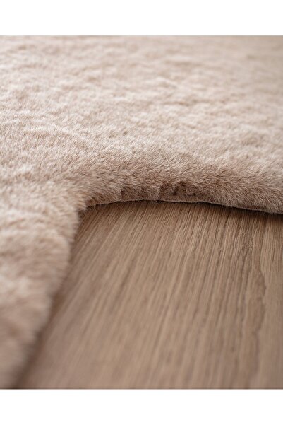 Madame Coco Armend Post