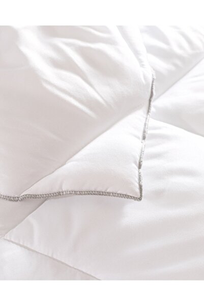 Madame Coco Leonce Micro-Bettdecke für Kingsize-Betten, Weiß