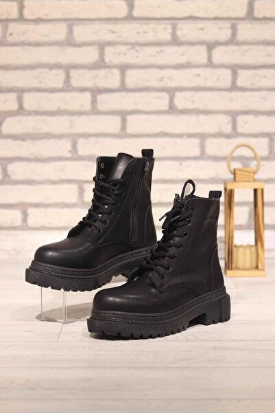 DERİ KABUSU Kalın Taban Kadın Kısa Postal Bot 220