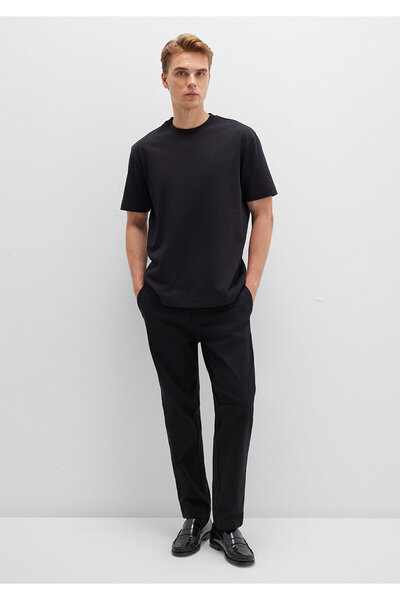 Mavi Μπλουζάκι με λαιμόκοψη μαύρο βασικό μπλουζάκι Loose Fit / Loose Comfortable Cut 0612864-900