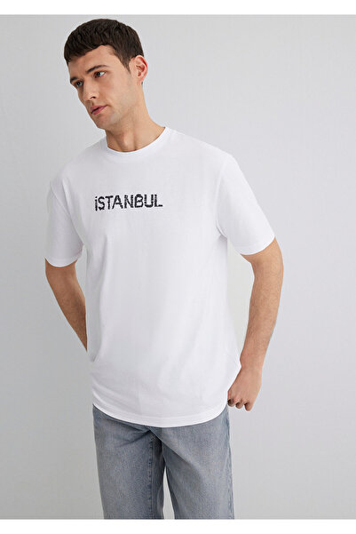 Mavi Weißes T-Shirt mit Istanbul-Print, lockere Passform / bequemer Schnitt 0612993-620