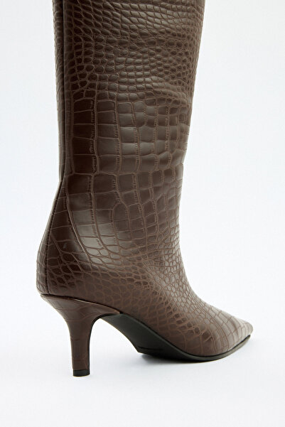LUTVELIZADE Μπότες 2312 - Γυναικείες μπότες με μυτερή μύτη με λεπτομέρεια ραφής στο μπροστινό μέρος, πικρό καφέ Croc