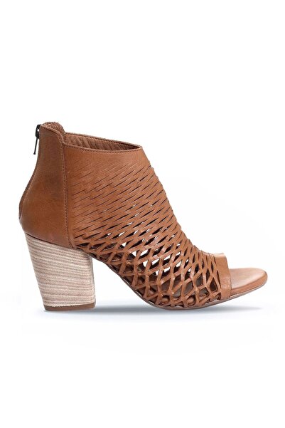 BUENO أحذية صندل نسائي بكعب من الجلد البني 01wl3700