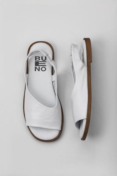 Bueno Shoes Λευκά Δερμάτινα Γυναικεία Σανδάλια Flat 01wy2005