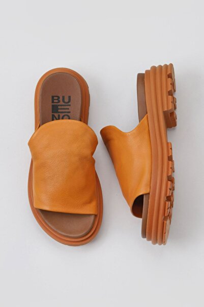 Bueno Shoes Πορτοκαλί Δερμάτινες Γυναικείες Πλακέ Παντόφλες 01wy8308