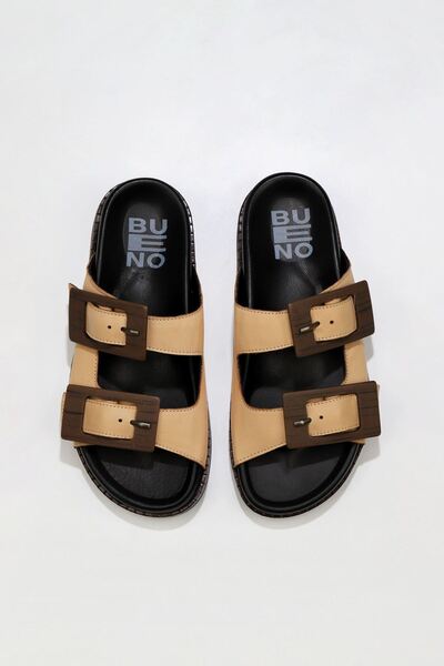 Bueno Shoes Бежеві шкіряні жіночі капці - Прямий дизайн 01wu5817