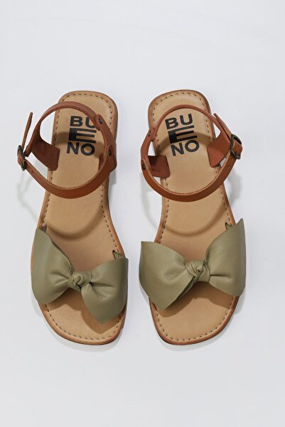Bueno Shoes صندل نسائي من الجلد باللون الكاكي تان 01wu3424