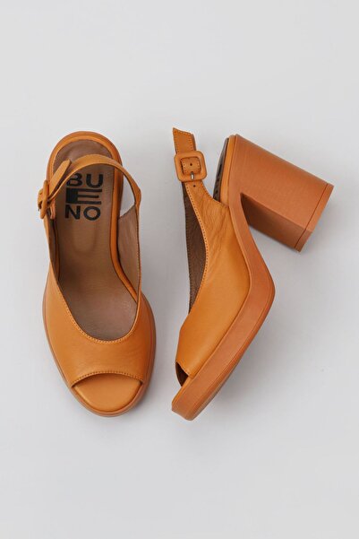Bueno Shoes Turuncu Deri Kadın Topuklu صندل 01wy12300
