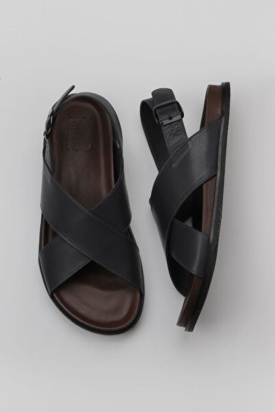 Bueno Shoes صندل رجالي من الجلد باللون الرمادي الداكن 11s23261