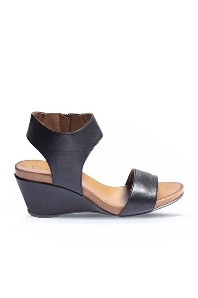 BUENO Shoes Siyah Deri Kadın Dolgu Topuklu Sandalet 01wn0501