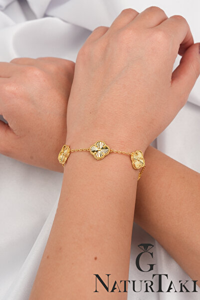 Naturtakı Yonca Model Altın Kaplama 925 Ayar Gümüş Kadın Bileklik Modeli- Şans Yoncalı