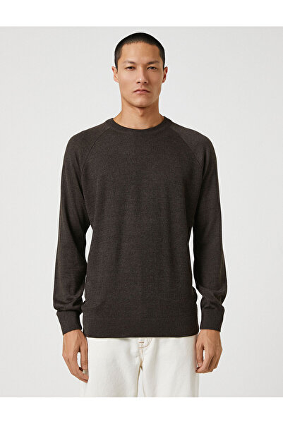 Koton Основен трикотажен пуловер с кръгла яка