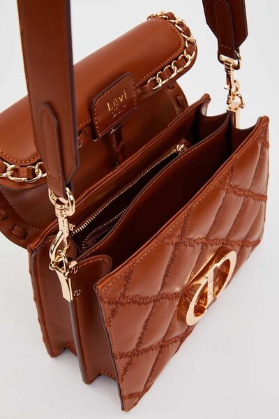 Levidor Two-Compartment Quilted and Chain Detailed Flap Long Strap Medium Size Women's Shoulder Bag Lv930579 Tan