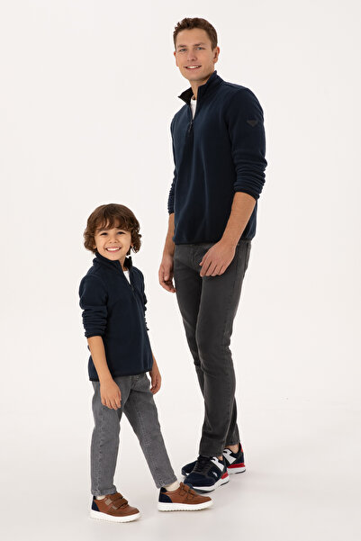 U.S. Polo Assn. سويت شيرت رجالي ذو قصة عادية باللون الأزرق الداكن من الصوف بس...