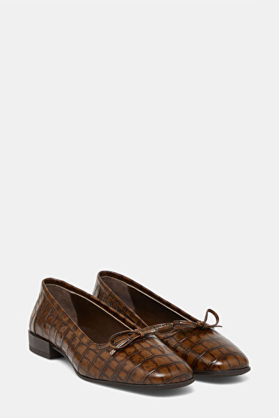 W Collection Dark Brown Croco Leather Shoes