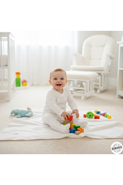 OEM Salopeta pijama catifea alba, cu botosei si capse, inchidere pe picior