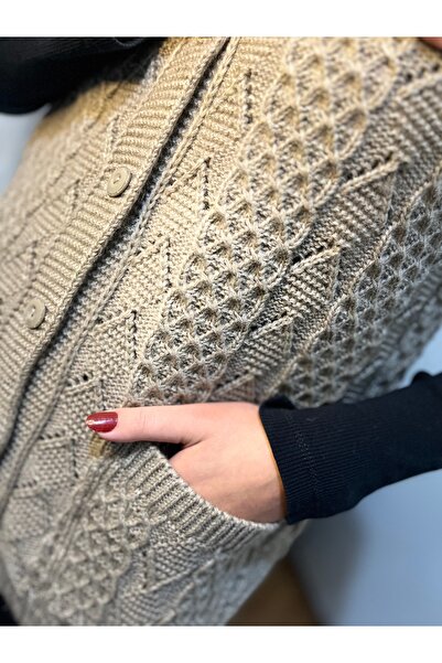 Mako Mother's Vest V-Neck Buttoned Vest with Pockets Tirikoacrylic