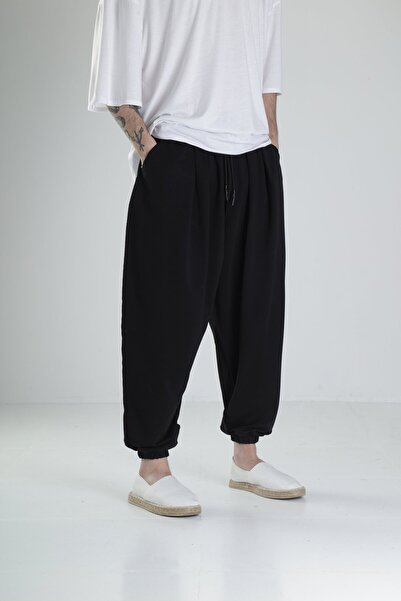 COCOPELLI Чоловічий чорний шорти з плісированими штанинами та зворотним швом, деталізований ІКС098