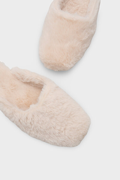 Capone Outfitters Cecile Women's Plush Closed Toe Slippers