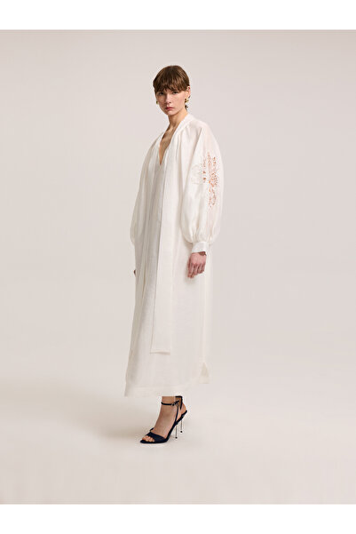 BAQA فستان أبيض بأكمام دانتيل