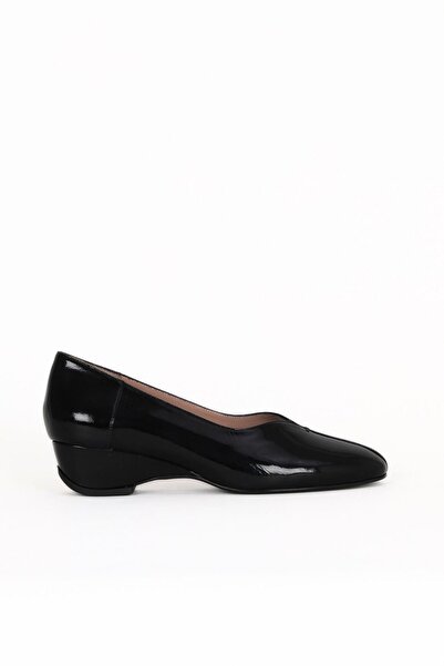 Bueno Shoes Pantofi cu toc de damă din piele lacuită neagră 33wa7316