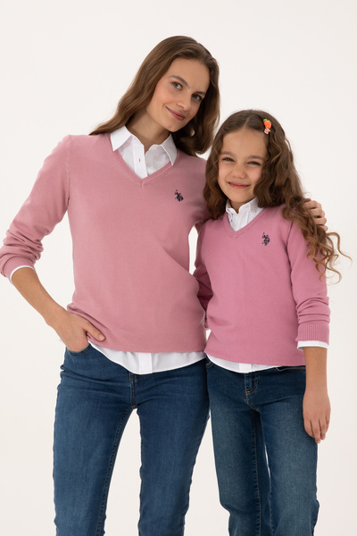 U.S. Polo Assn. سترة أساسية بياقة على شكل حرف V باللون الوردي للفتيات 5031677...